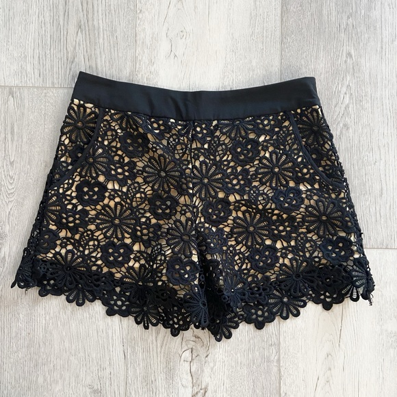 Monteau | Black lace shorts - Picture 2 of 6